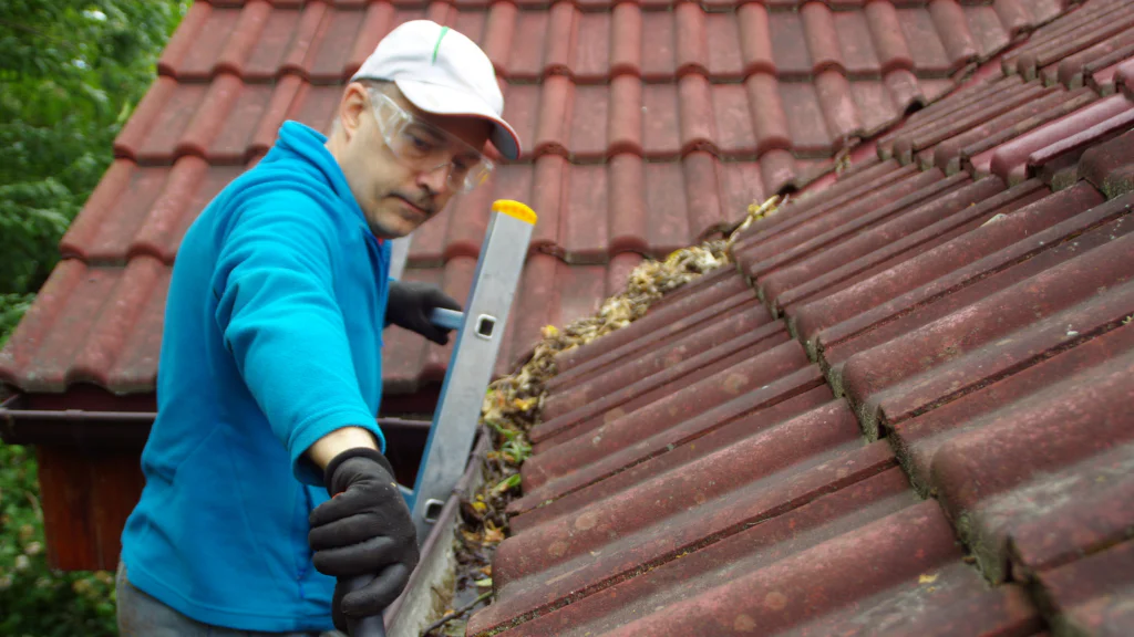 The best way to clean your gutters.